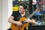 Jose Angel Navarro en concierto en el museo WMODA